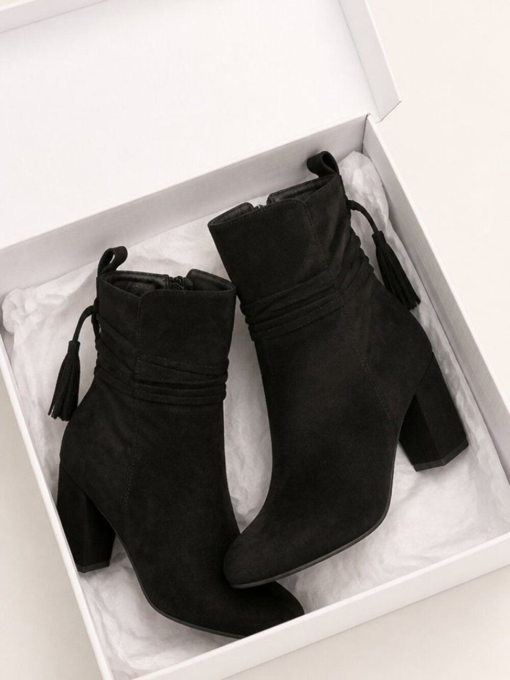 Journee Collection Women's Zuri Black Faux Suede Tasseled Ankle Boots-Sz 7.5 NEW - Picture 3 of 4